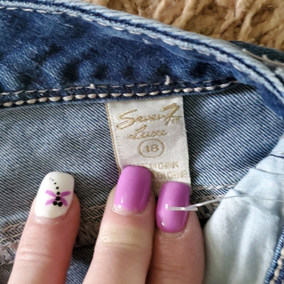 Capris - Picture 4 of 4